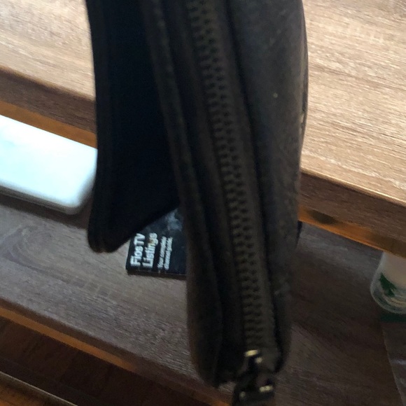 BCBG clutch - Picture 4 of 7